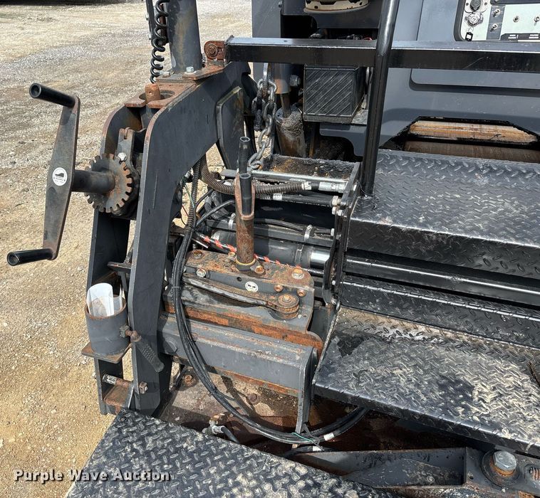 image for item DW7184 2007 Mauldin 1750-C paver