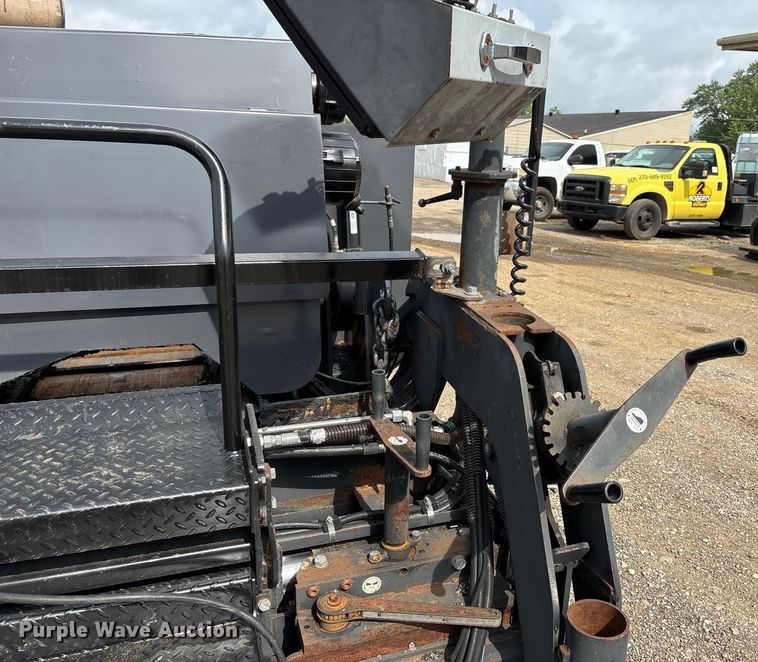 image for item DW7184 2007 Mauldin 1750-C paver