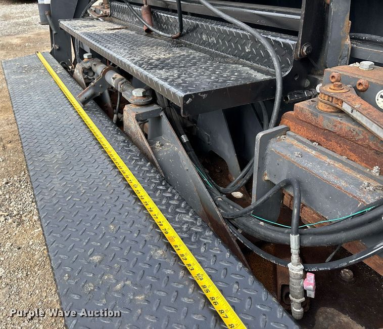 image for item DW7184 2007 Mauldin 1750-C paver