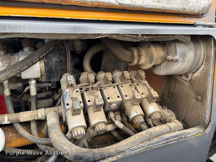 image for item DW7184 2007 Mauldin 1750-C paver