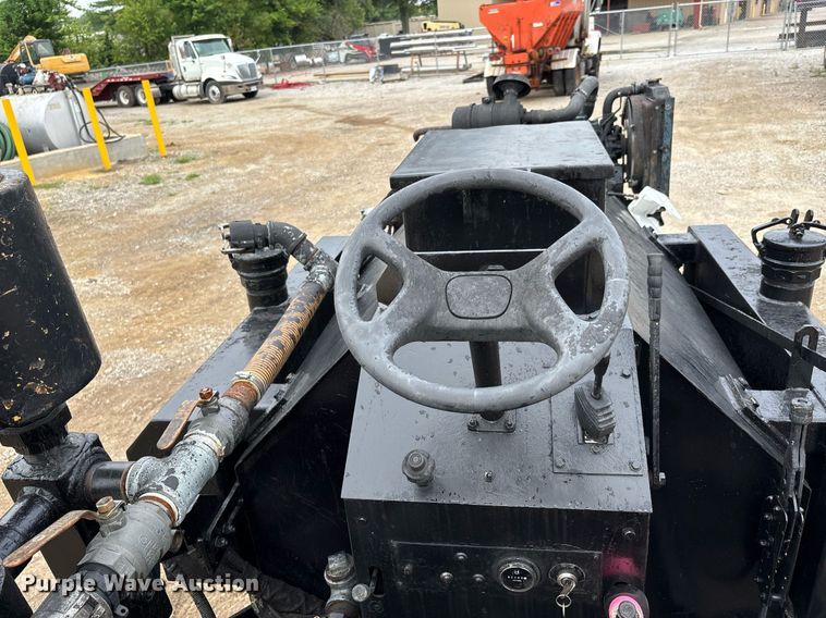 image for item DW7185 Sealcoat squeegee machine