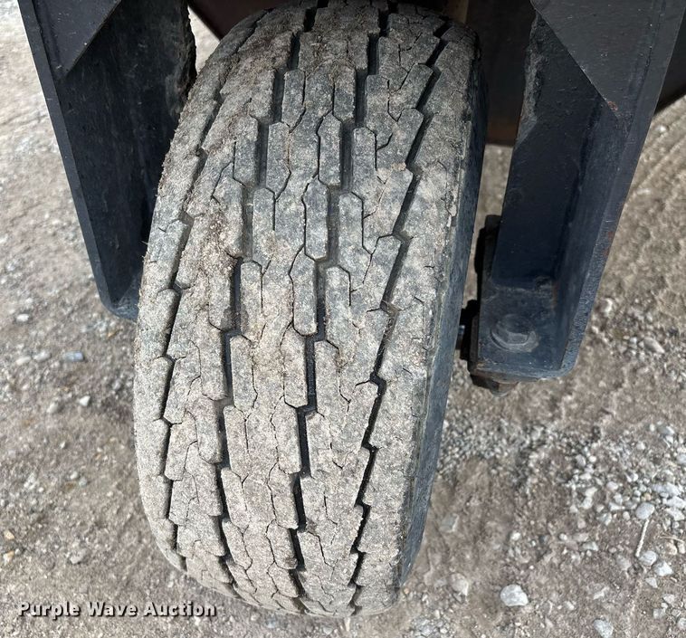 image for item DW7185 Sealcoat squeegee machine