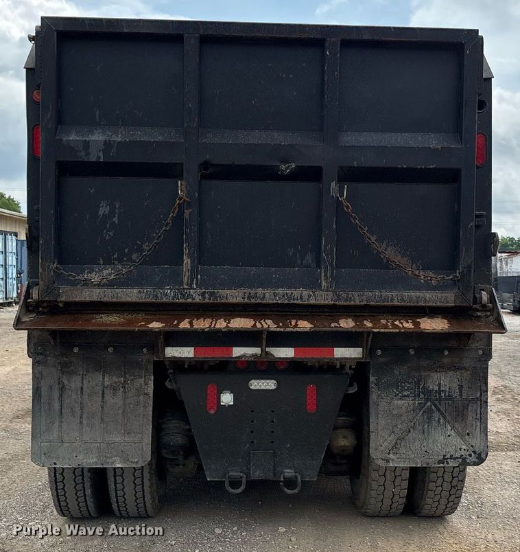 image for item DW7188 1995 Mack RD dump truck
