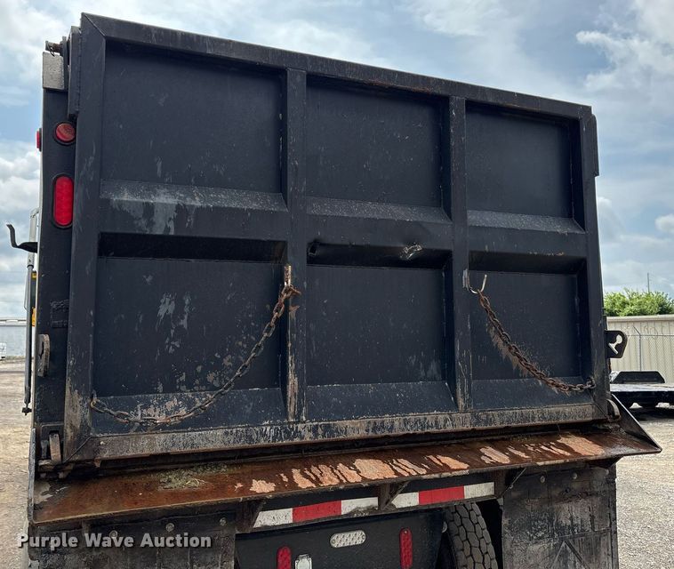 image for item DW7188 1995 Mack RD dump truck