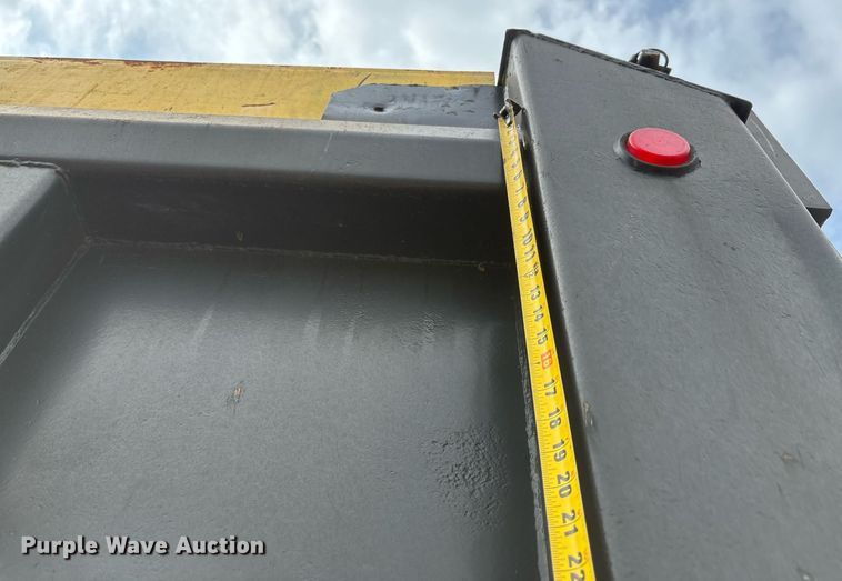 image for item DW7188 1995 Mack RD dump truck