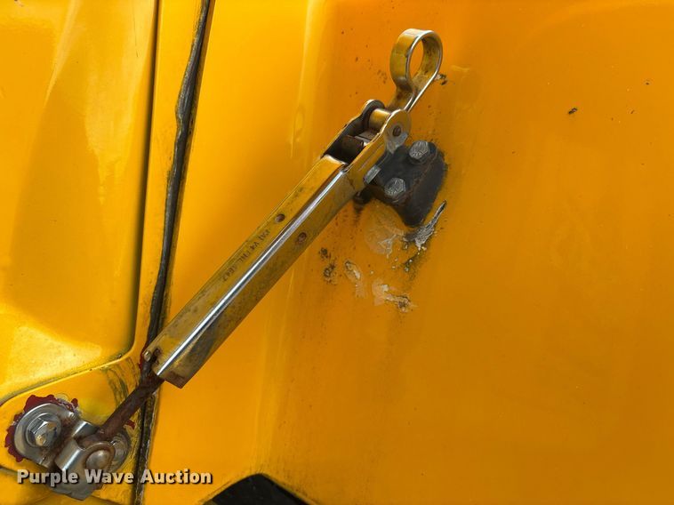 image for item DW7188 1995 Mack RD dump truck