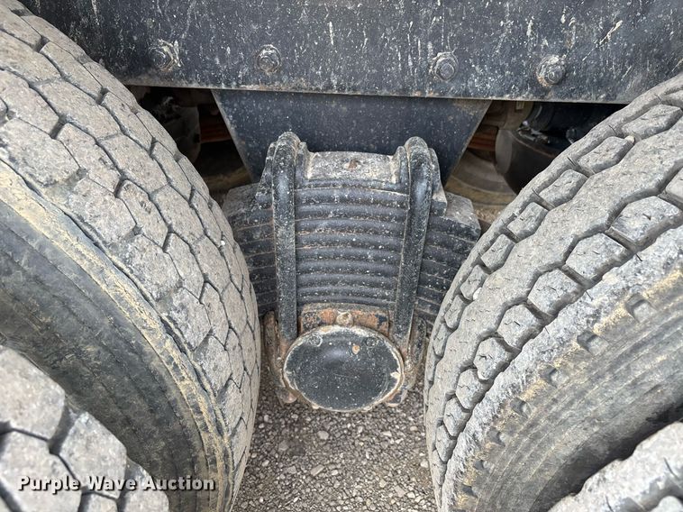 image for item DW7188 1995 Mack RD dump truck