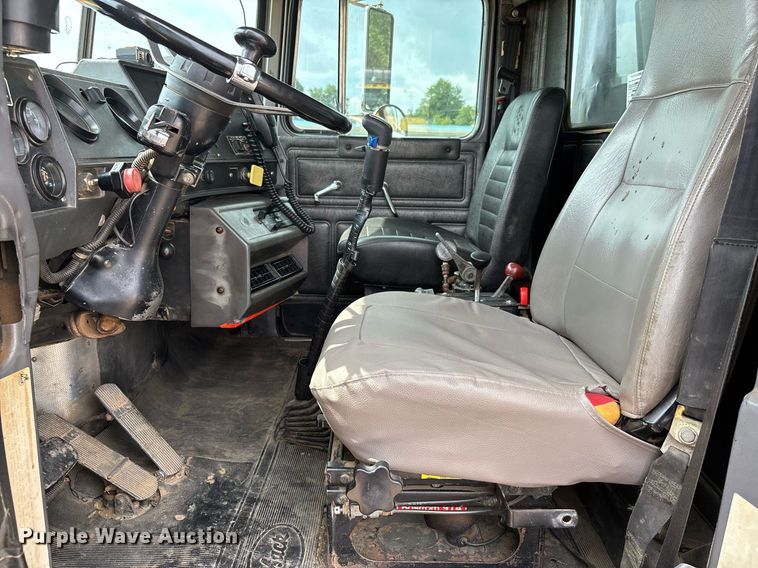 image for item DW7188 1995 Mack RD dump truck