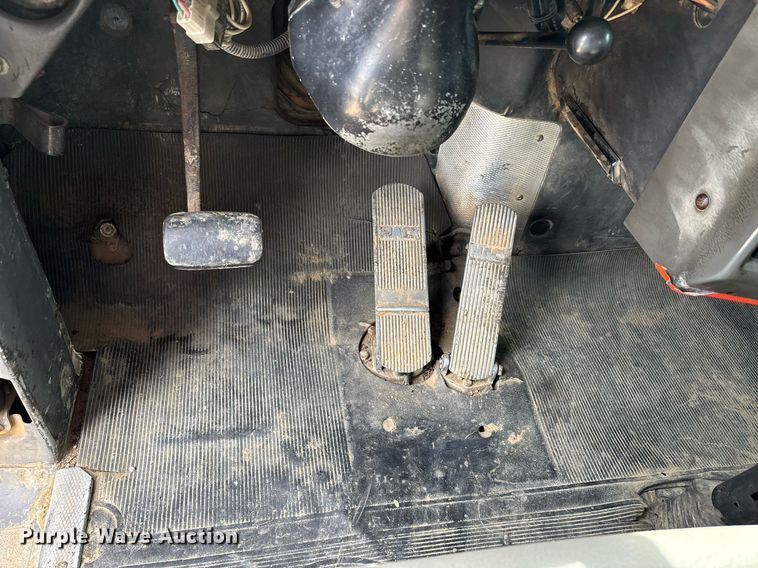 image for item DW7188 1995 Mack RD dump truck