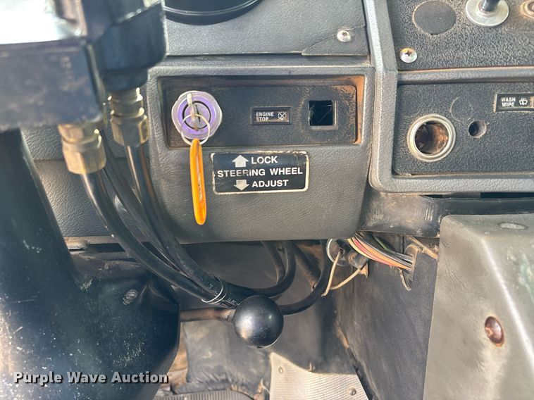 image for item DW7188 1995 Mack RD dump truck