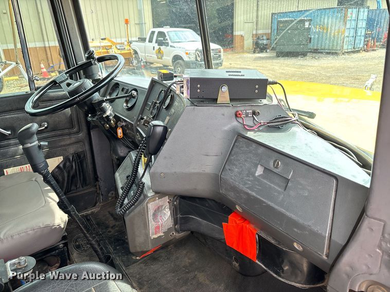 image for item DW7188 1995 Mack RD dump truck