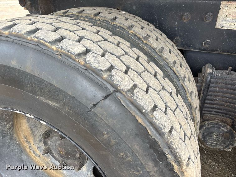 image for item DW7188 1995 Mack RD dump truck