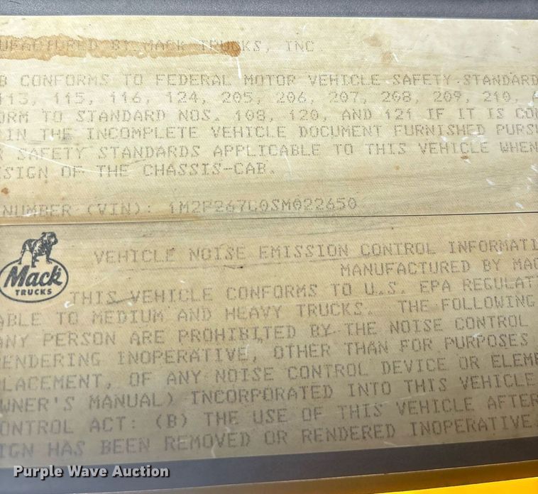 image for item DW7188 1995 Mack RD dump truck