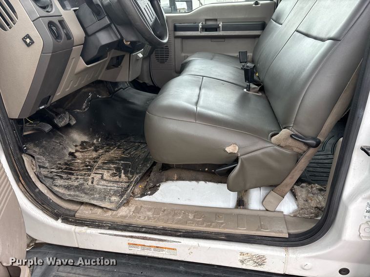 image for item DW7189 2008 Ford F450 Super Duty XL flatbed truck