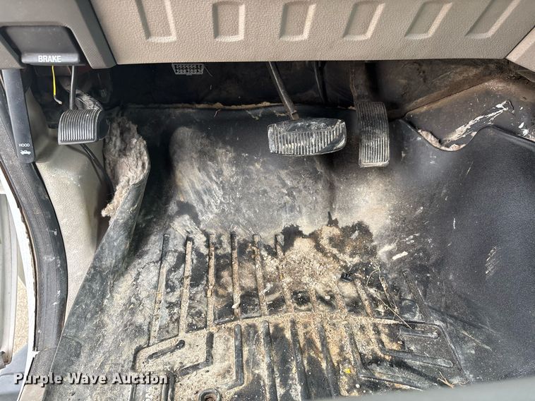 image for item DW7189 2008 Ford F450 Super Duty XL flatbed truck