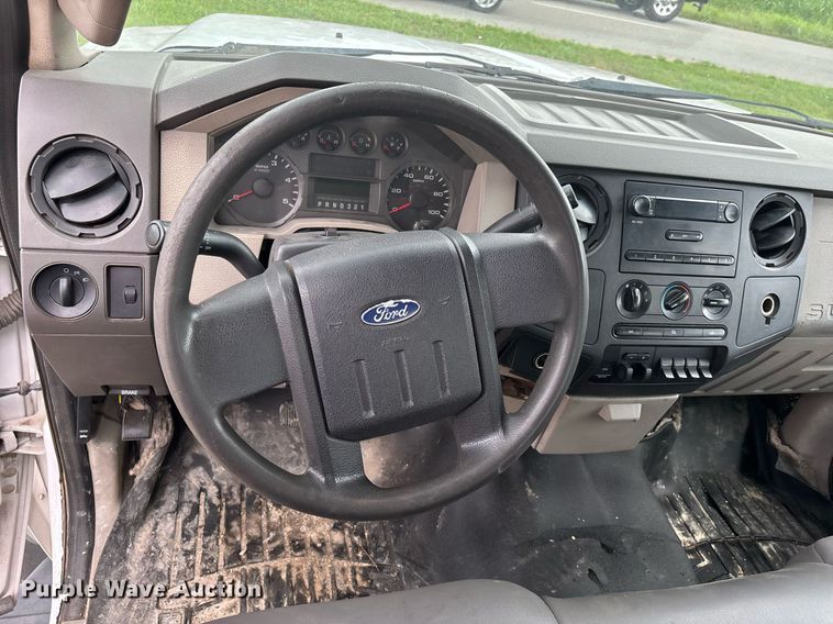 image for item DW7189 2008 Ford F450 Super Duty XL flatbed truck