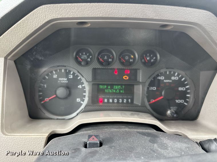 image for item DW7189 2008 Ford F450 Super Duty XL flatbed truck