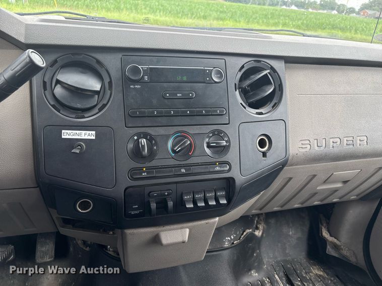 image for item DW7189 2008 Ford F450 Super Duty XL flatbed truck