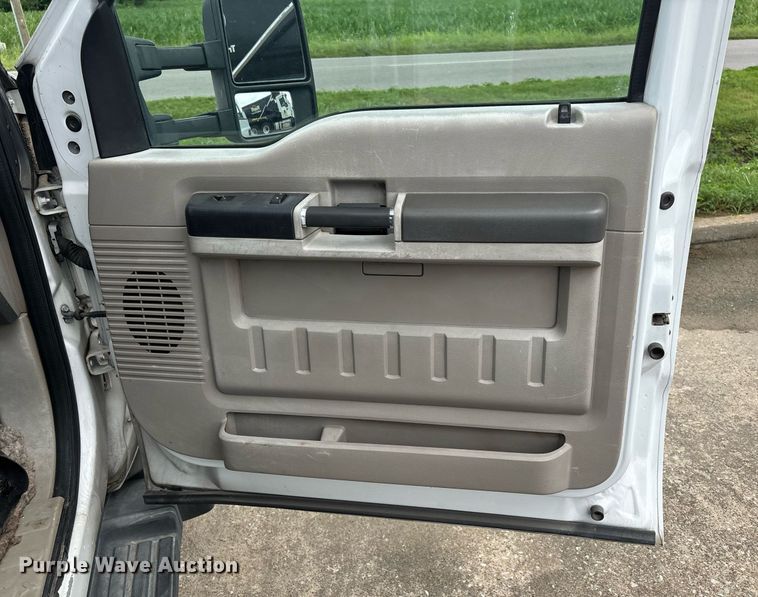 image for item DW7189 2008 Ford F450 Super Duty XL flatbed truck