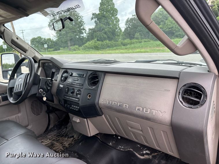 image for item DW7189 2008 Ford F450 Super Duty XL flatbed truck