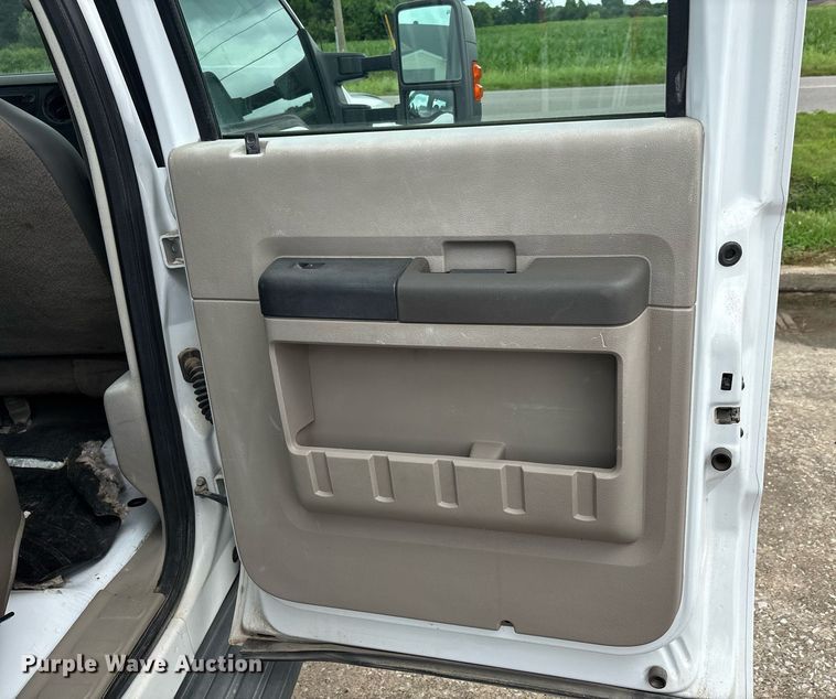 image for item DW7189 2008 Ford F450 Super Duty XL flatbed truck