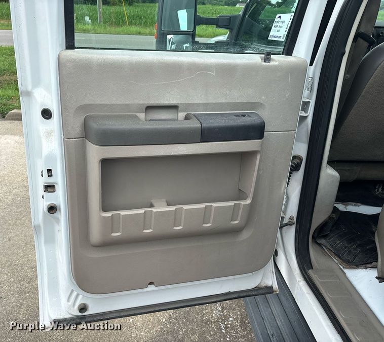 image for item DW7189 2008 Ford F450 Super Duty XL flatbed truck