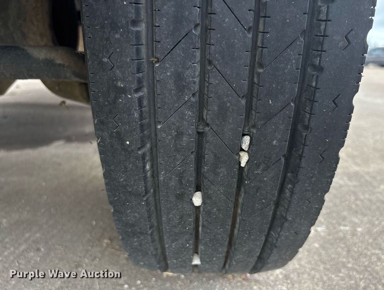 image for item DW7189 2008 Ford F450 Super Duty XL flatbed truck