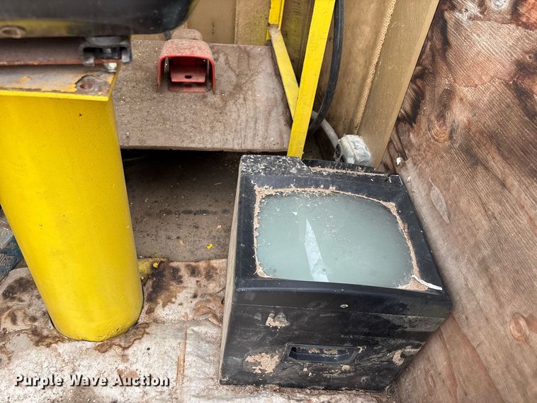 image for item DW7201 Fulghum rosserhead debarker