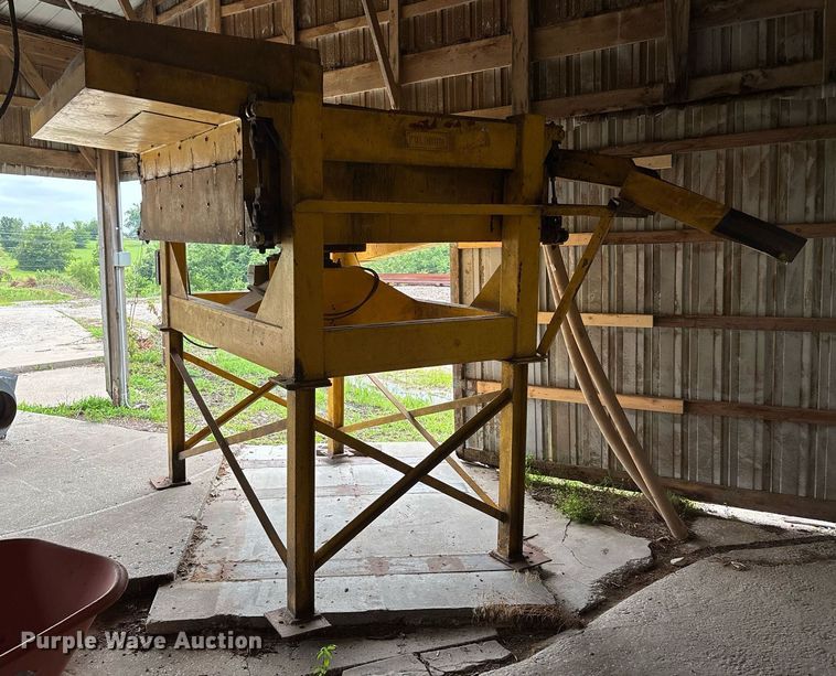 image for item DW7202 Screen