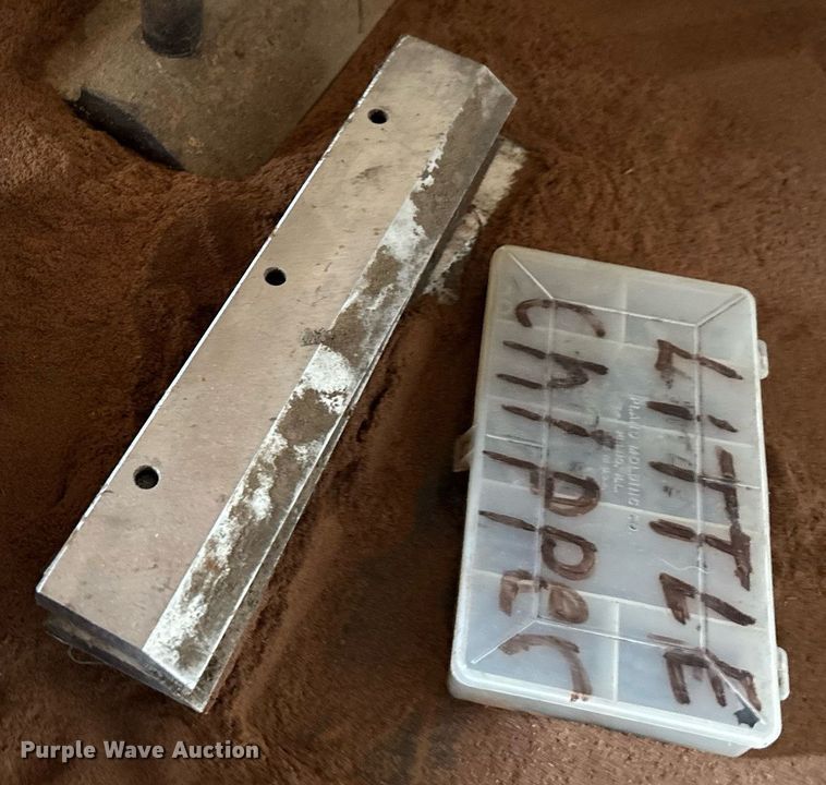 image for item DW7214 Wood shredder