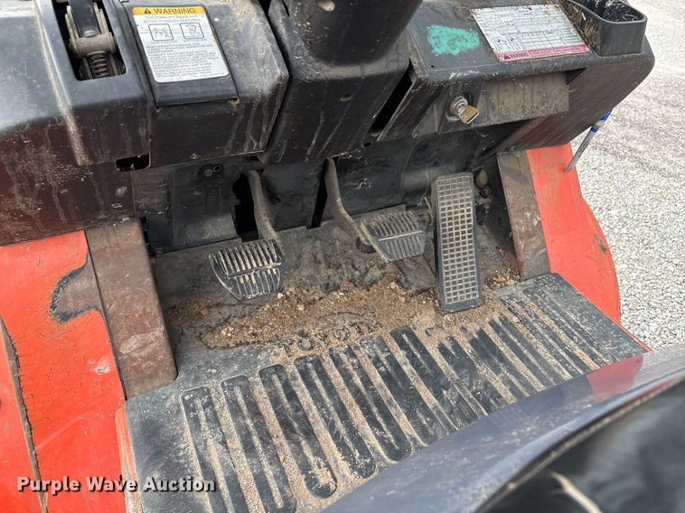 image for item DW7217 2002 Toyota 7FGU30 forklift