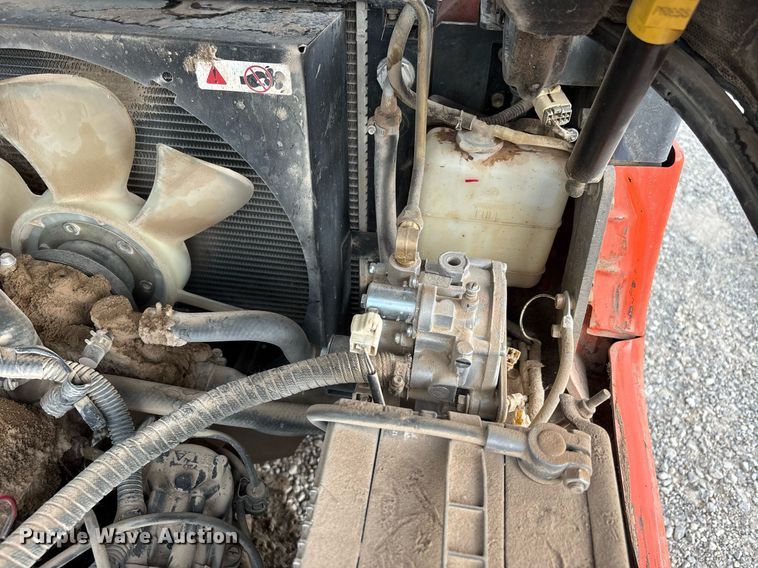 image for item DW7217 2002 Toyota 7FGU30 forklift