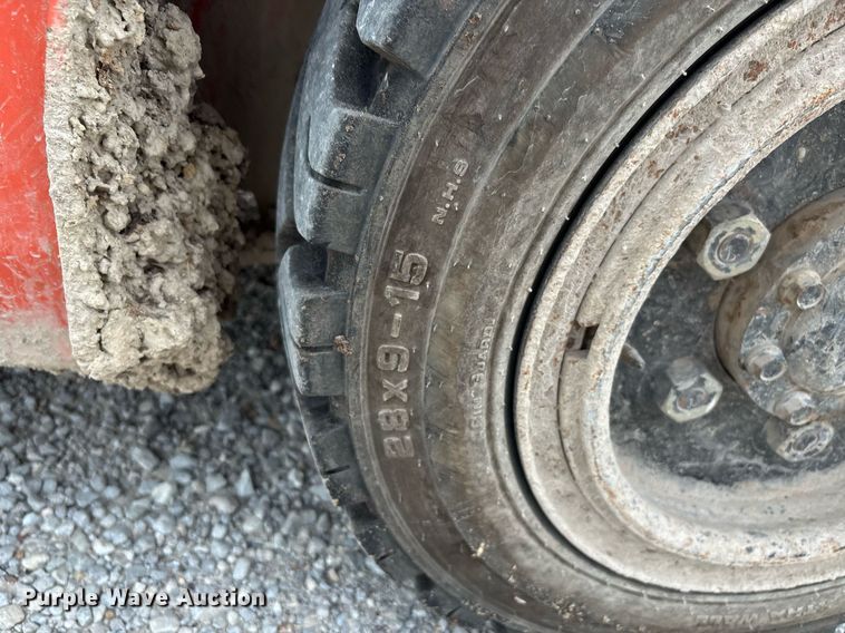 image for item DW7217 2002 Toyota 7FGU30 forklift