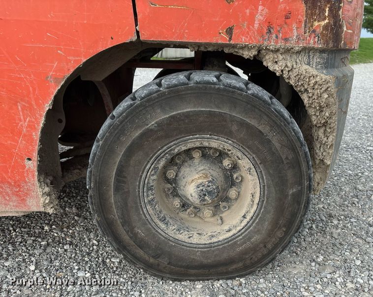 image for item DW7217 2002 Toyota 7FGU30 forklift