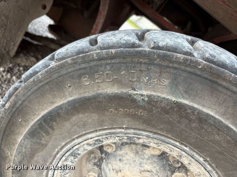 image for item DW7217 2002 Toyota 7FGU30 forklift