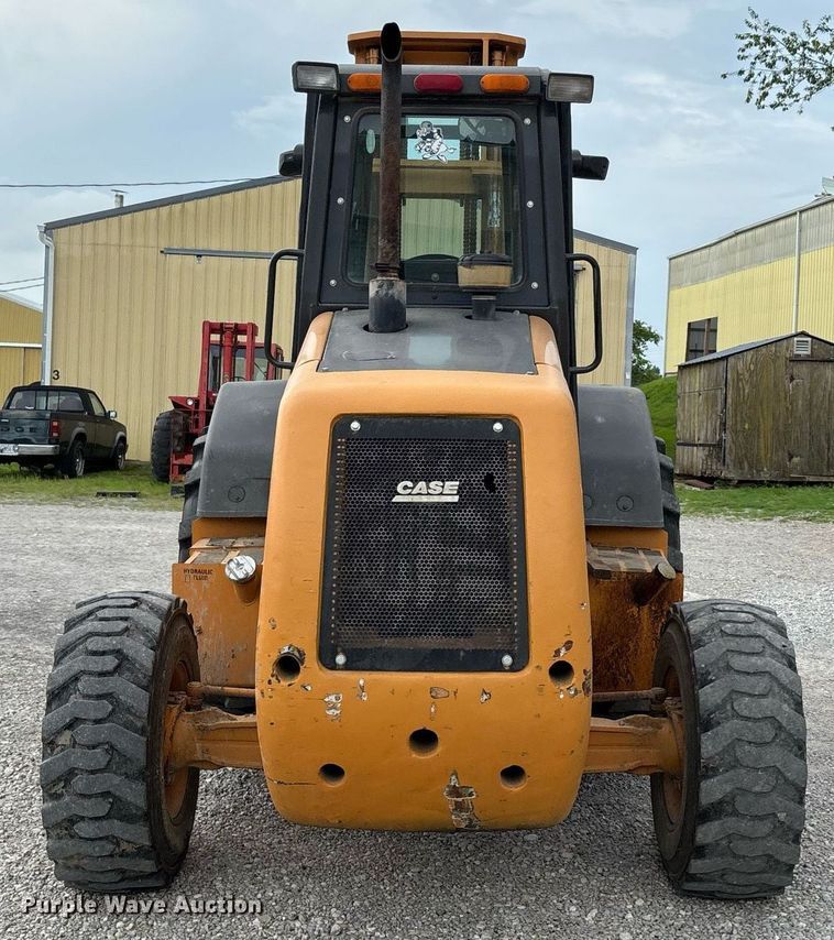 image for item DW7218 Case 586G forklift