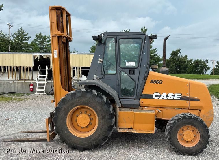 image for item DW7218 Case 586G forklift