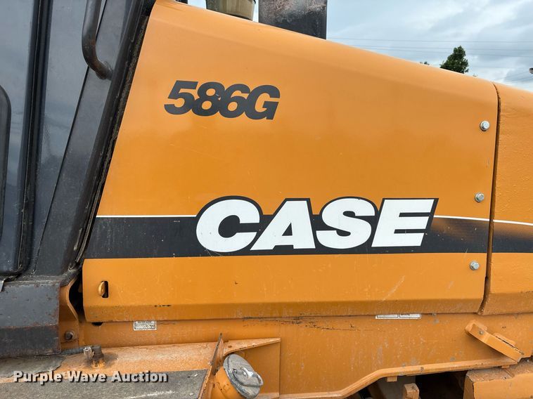 image for item DW7218 Case 586G forklift