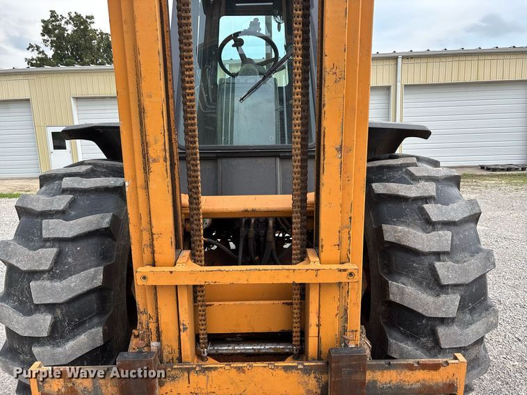 image for item DW7218 Case 586G forklift