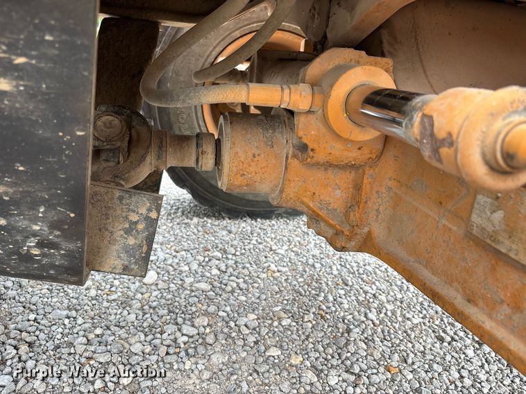 image for item DW7218 Case 586G forklift