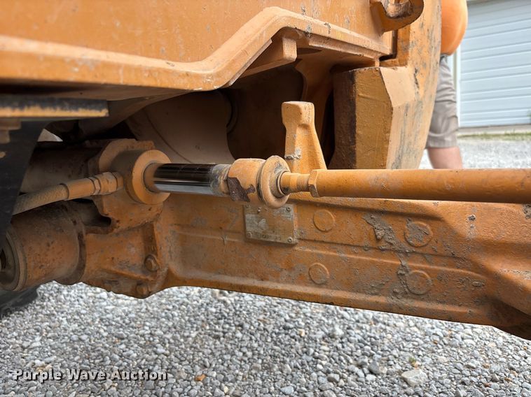 image for item DW7218 Case 586G forklift