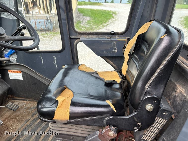 image for item DW7218 Case 586G forklift