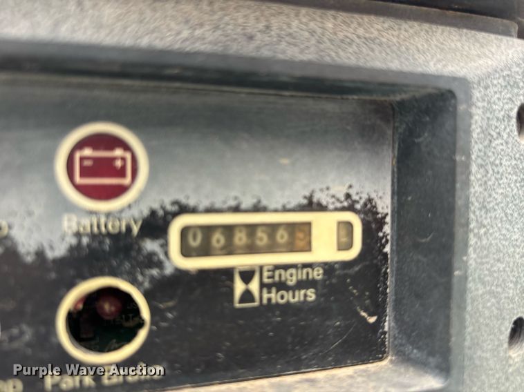 image for item DW7218 Case 586G forklift