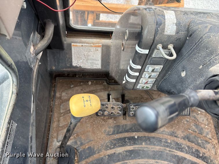 image for item DW7218 Case 586G forklift