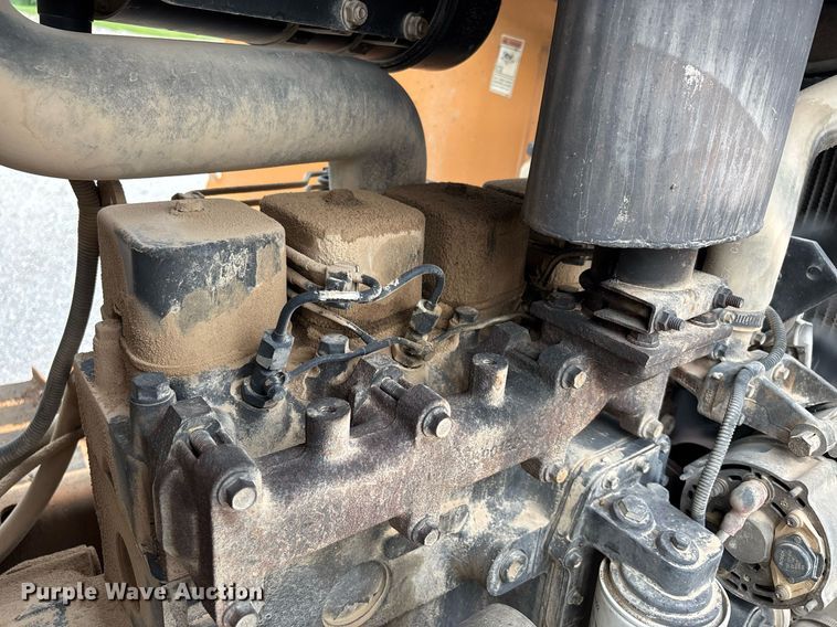 image for item DW7218 Case 586G forklift