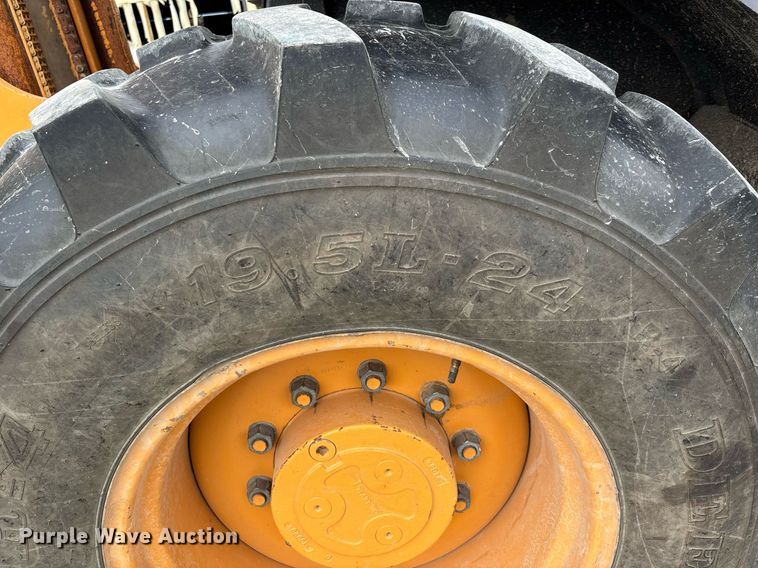 image for item DW7218 Case 586G forklift