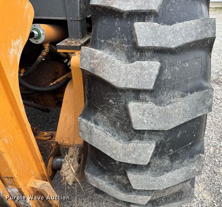 image for item DW7218 Case 586G forklift