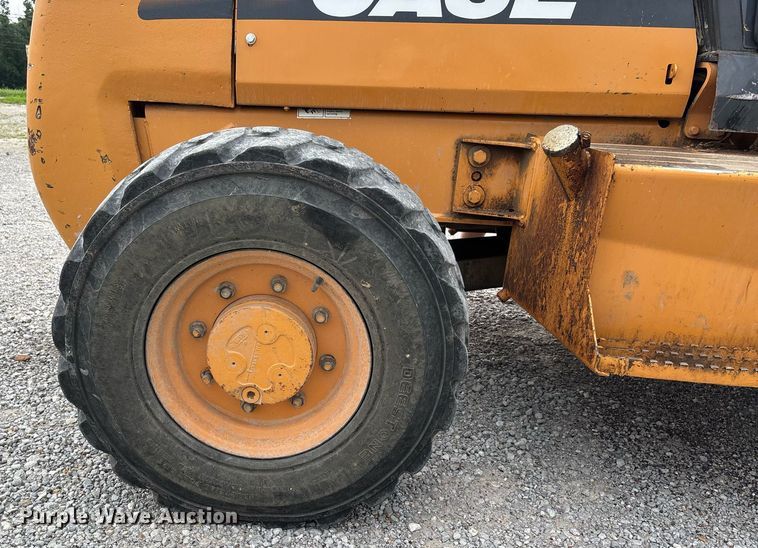 image for item DW7218 Case 586G forklift