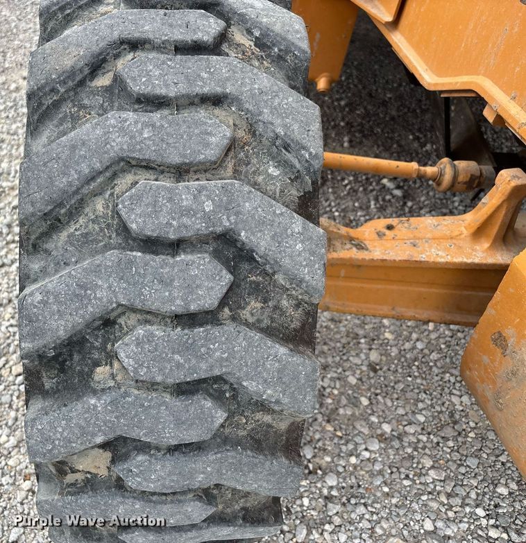 image for item DW7218 Case 586G forklift