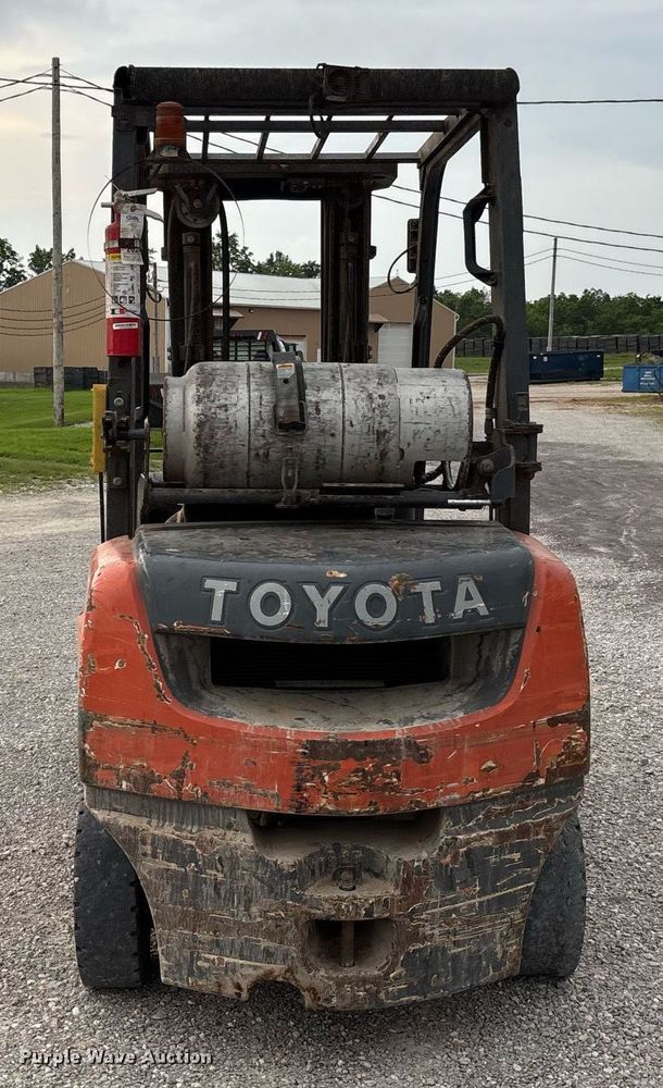 image for item DW7219 Toyota 8FGU25 forklift